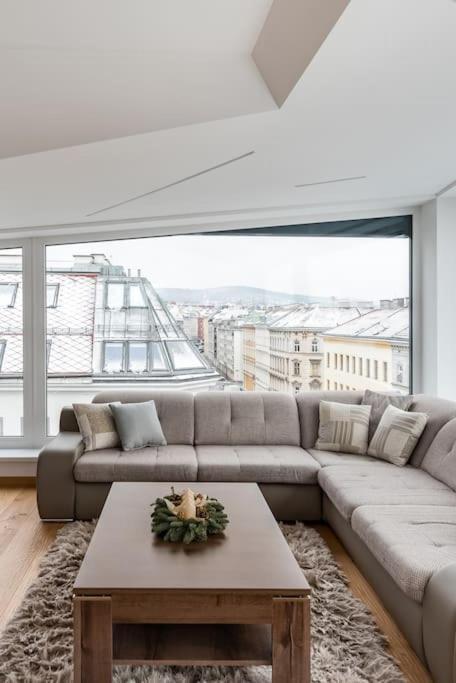 12 Panorama Design Apartment